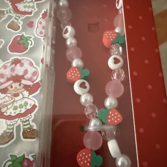 Strawberry Shortcake X Skinny Dip iPhone 13 / 14 Pro Max Case & Phone Strap NEW - Picture 4 of 6